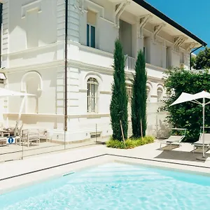 https://hotel-regina-elena-57.riccione-hotels.org